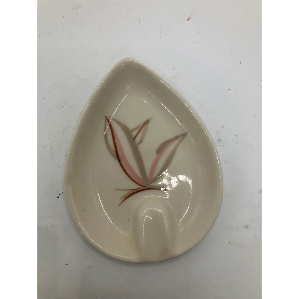 Winfield Ashtray‎ USA Leaf Design Vintage Small Ceramic Cream Pink Retro